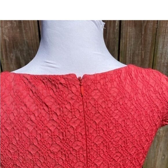 Kay Unger Deep Coral Textured Gold Belted Dress - Picture 9 of 16